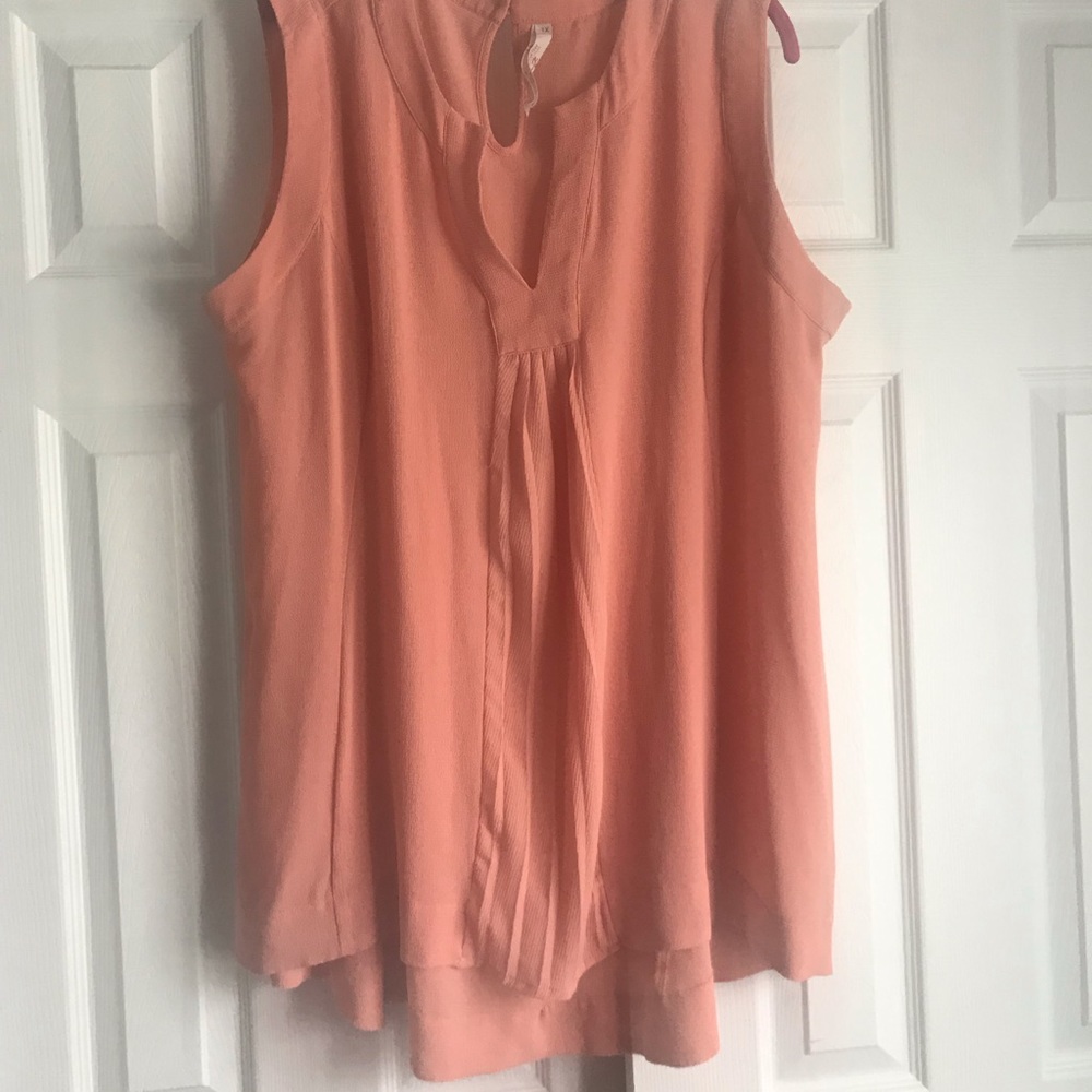 Coral/pink Melissa McCarthy blouse